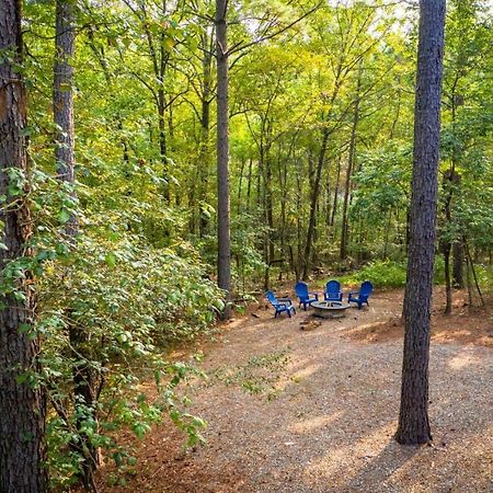 Stunning Luxury Cabin W Hot Tub And Fire Pit Holy Shiplap Is Perfect Romantic Couples Getaway Broken Bow Extérieur photo