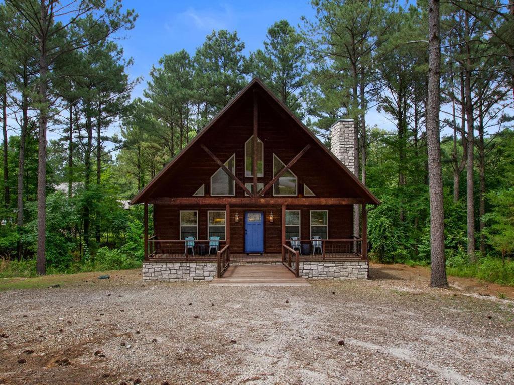 Stunning Luxury Cabin W Hot Tub And Fire Pit Holy Shiplap Is Perfect Romantic Couples Getaway Broken Bow Extérieur photo