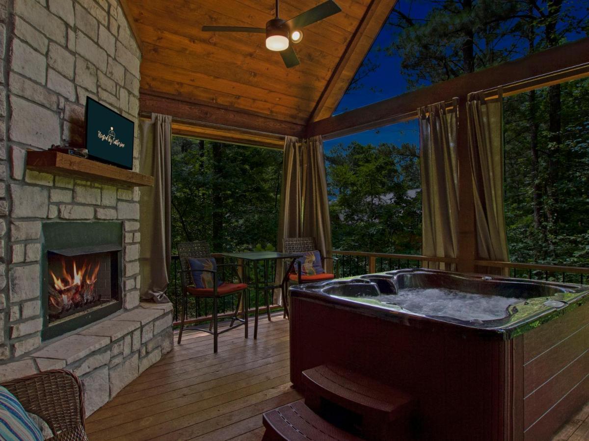 Stunning Luxury Cabin W Hot Tub And Fire Pit Holy Shiplap Is Perfect Romantic Couples Getaway Broken Bow Extérieur photo