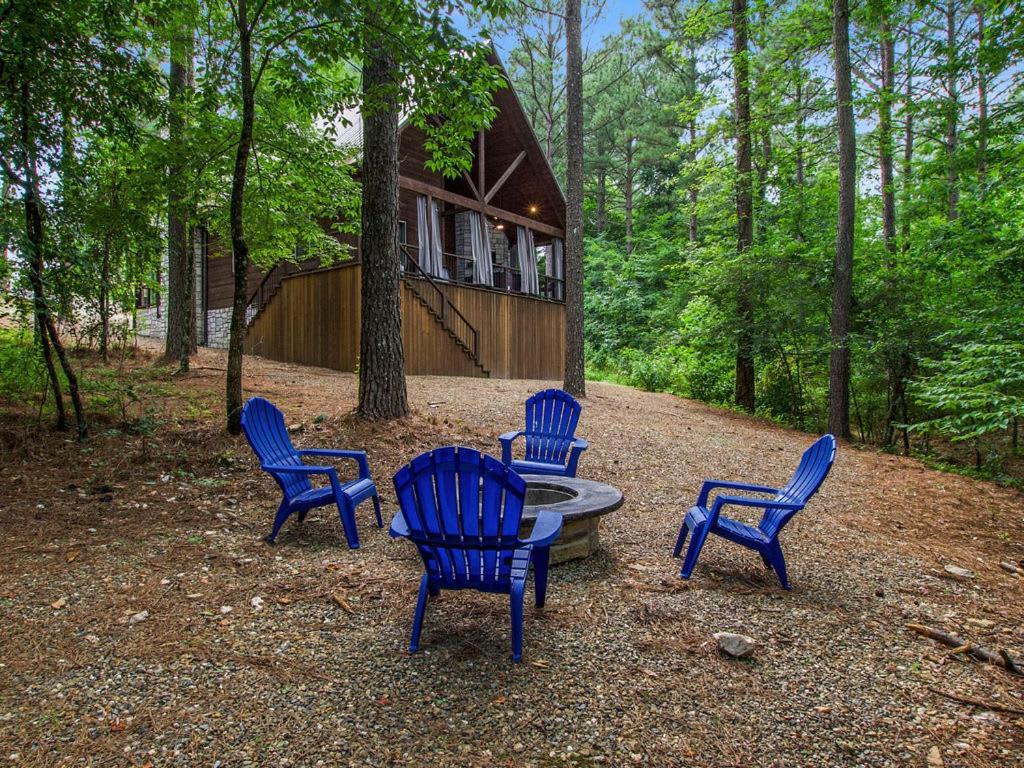Stunning Luxury Cabin W Hot Tub And Fire Pit Holy Shiplap Is Perfect Romantic Couples Getaway Broken Bow Extérieur photo