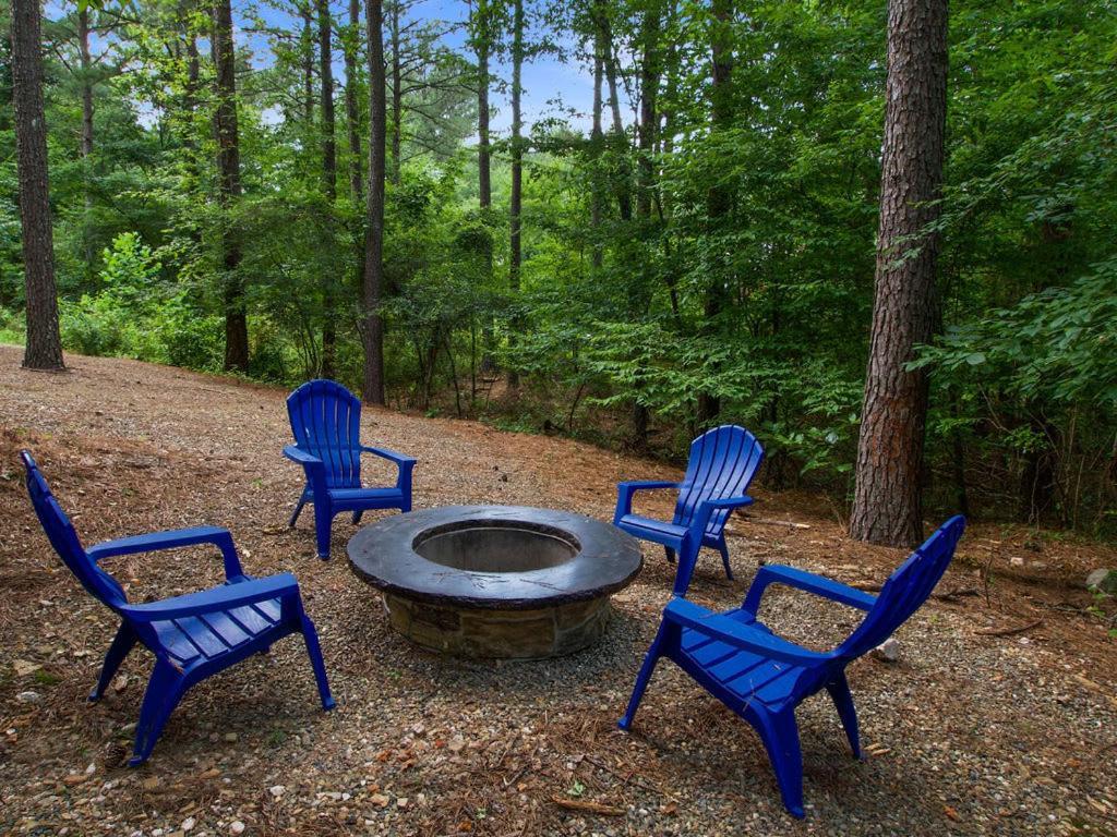 Stunning Luxury Cabin W Hot Tub And Fire Pit Holy Shiplap Is Perfect Romantic Couples Getaway Broken Bow Extérieur photo